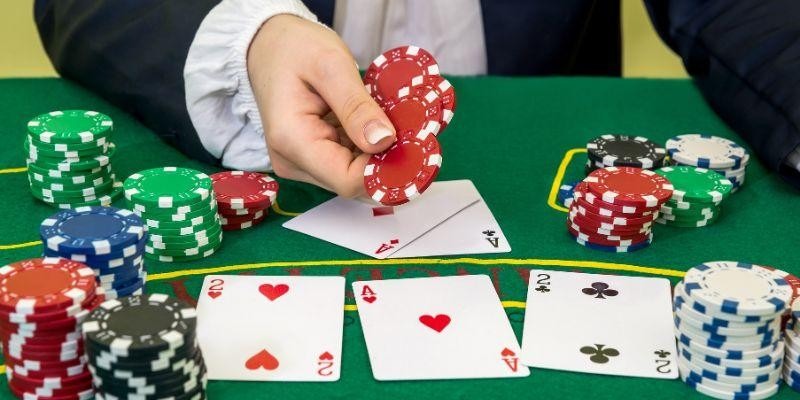 Tìm hiểu luật chơi game bài baccarat LC88 cho người mới
